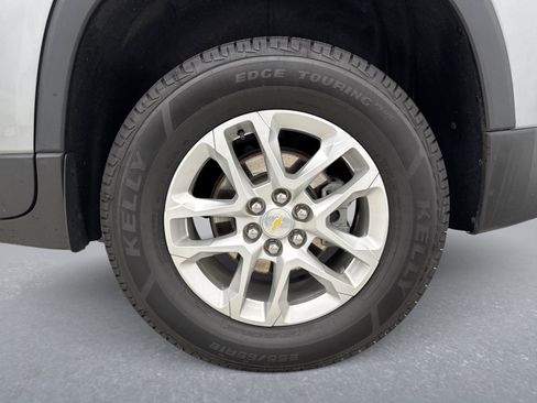 Used 2023 Chevrolet Traverse LS AWD/4WD image 27