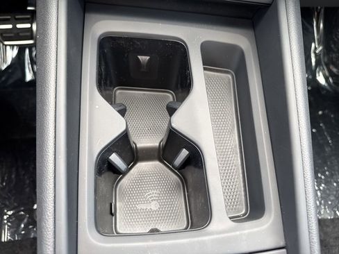 New 2026 Volkswagen Tiguan SE R-Line FWD image 25