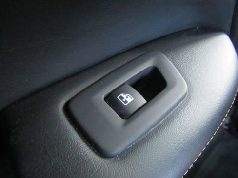 Used 2018 Jeep Compass Latitude w/ Popular Equipment Group image 29