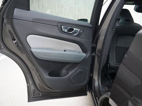 Used 2022 Volvo XC60 B5 R-Design w/ Advanced Package image 34