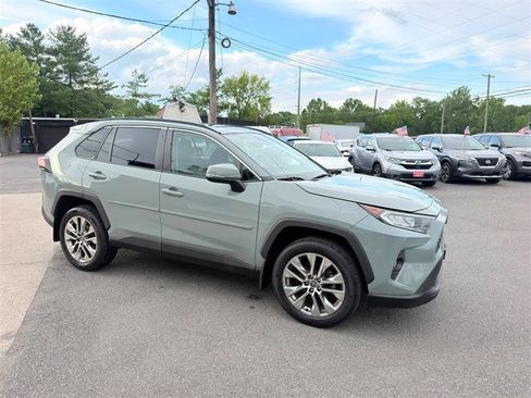 Used 2021 Toyota RAV4 XLE Premium FWD image 8