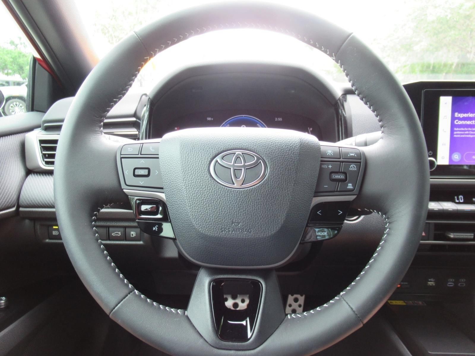 Used 2026 Toyota Camry Hybrid FWD image 21