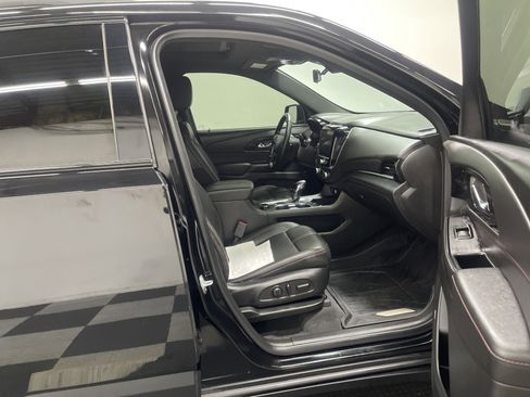 Used 2024 Chevrolet Traverse RS w/ LPO, Floor Liner Package AWD/4WD image 26