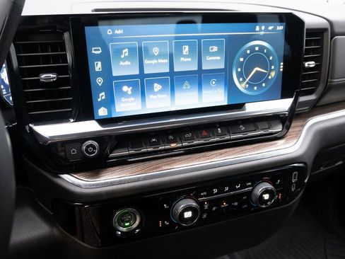 Used 2023 Chevrolet Silverado 1500 RST image 3