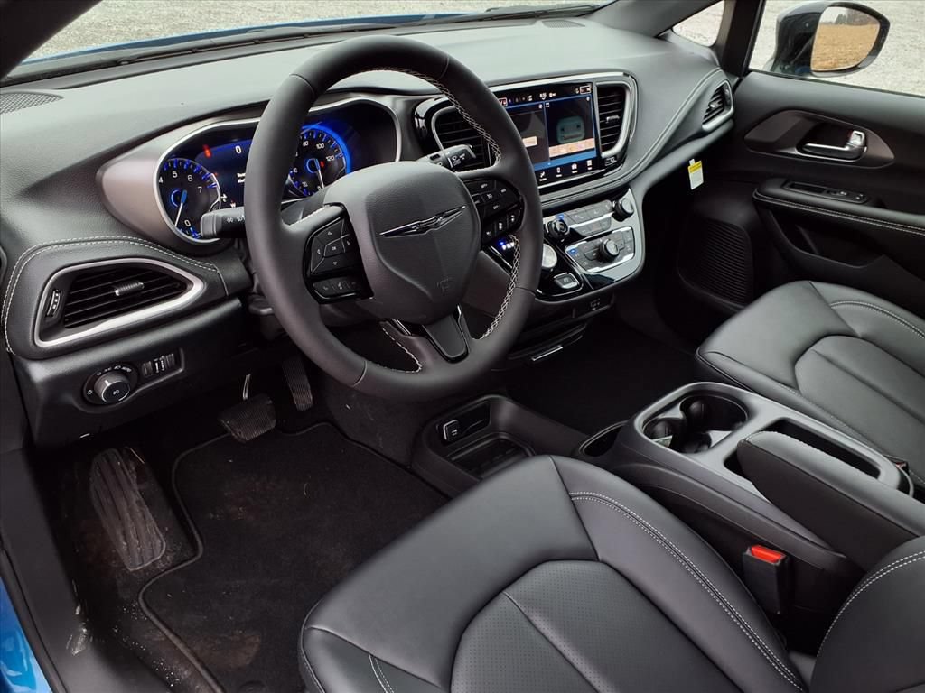 New 2026 Chrysler Pacifica Select w/ S Appearance Package FWD image 5