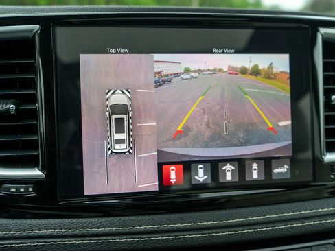 Used 2021 Chrysler Pacifica Limited w/ Premium & Safety Sphere Group AWD/4WD image 20