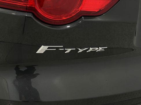 Used 2016 Jaguar F-TYPE S image 37