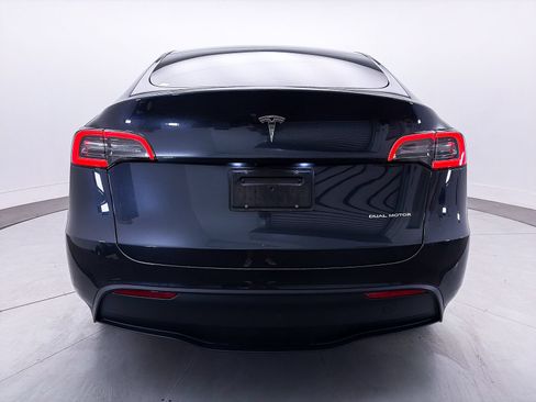 Used 2024 Tesla Model Y Long Range AWD/4WD image 14