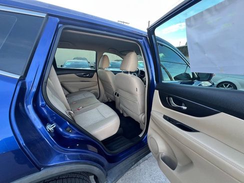 Used 2017 Nissan Rogue S AWD/4WD image 10