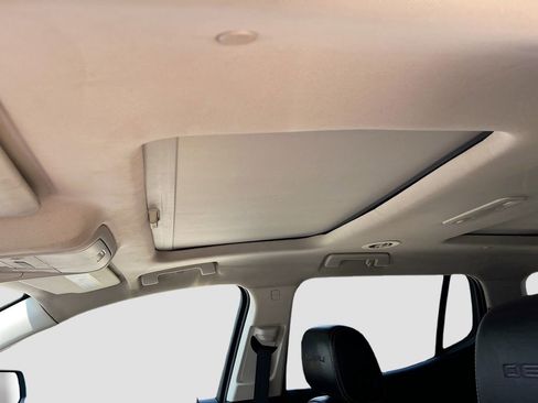 Used 2022 GMC Acadia Denali w/ Denali Ultimate Package image 22