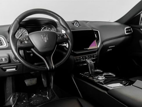 Used 2023 Maserati Ghibli Modena RWD image 2