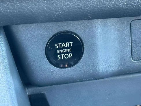 Used 2024 Nissan Rogue S image 24