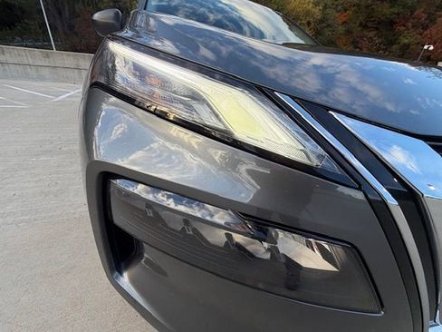 Used 2021 Nissan Rogue S image 11