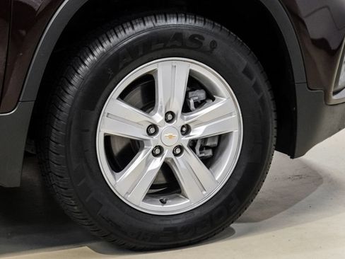 Used 2022 Chevrolet Trax LT w/ LT Convenience Package AWD/4WD image 50