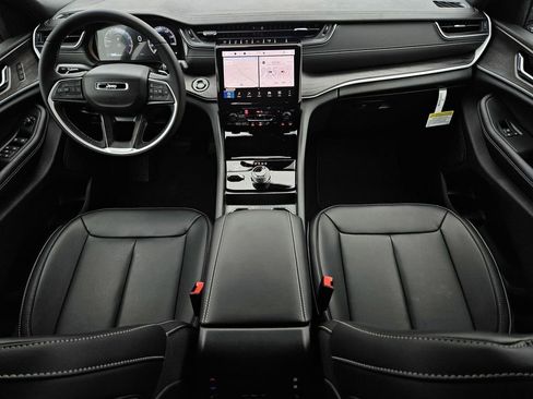 New 2025 Jeep Grand Cherokee L Limited image 34