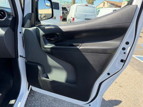 Used 2021 Nissan NV200 S FWD image 25