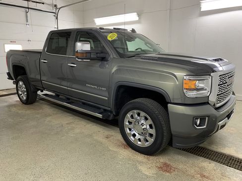 Used 2018 GMC Sierra 2500 Denali w/ Duramax Plus Package image 1