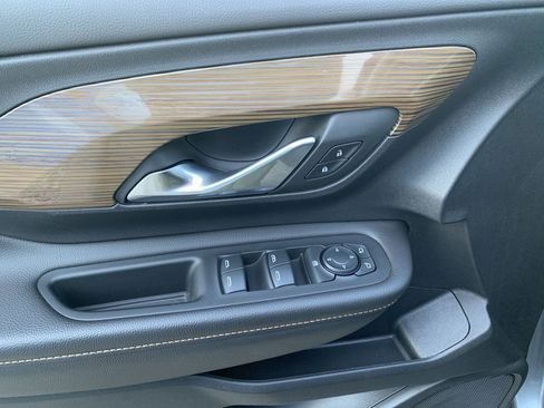 Used 2020 GMC Terrain SLE w/ Driver Convenience Package image 12