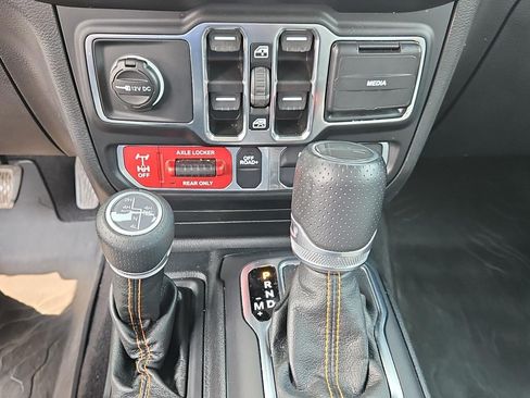 Used 2021 Jeep Gladiator Mojave AWD/4WD image 21