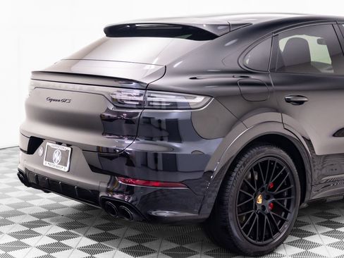 Certified 2023 Porsche Cayenne GTS AWD/4WD image 36