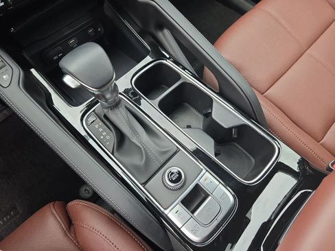 Used 2025 Kia Telluride SX image 32