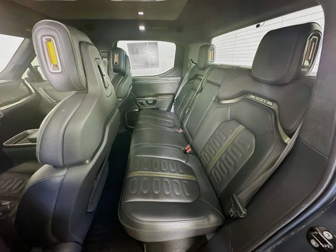 Used 2022 Rivian R1T Adventure image 27