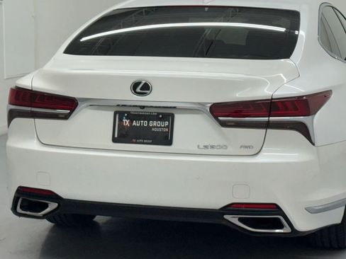 Used 2018 Lexus LS 500 w/ Accessory Package (Z2) image 12