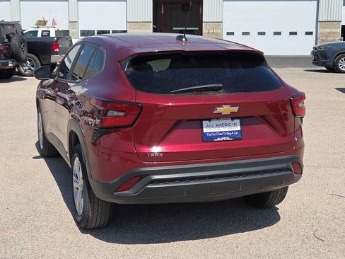 Used 2024 Chevrolet Trax LS FWD image 7