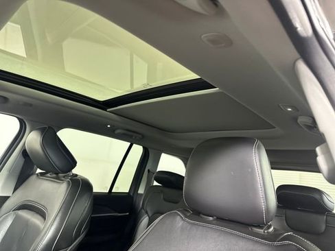 Used 2022 Jeep Grand Cherokee Limited 4xe image 11