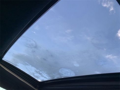 Used 2023 Toyota Corolla Cross XSE image 30