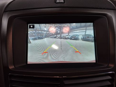 Used 2018 Lincoln MKT AWD image 16