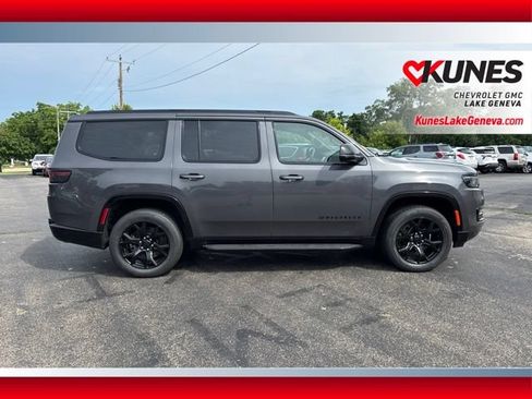 Used 2024 Jeep Wagoneer Series II AWD/4WD image 3