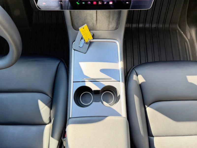 Used 2022 Tesla Model Y Long Range AWD/4WD image 22