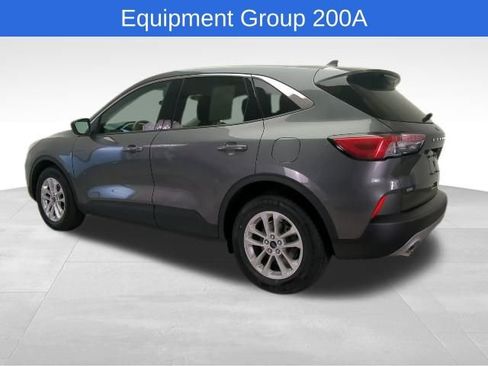 Used 2022 Ford Escape SE image 4