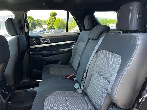 Used 2018 Ford Explorer XLT w/ Equipment Group 201A AWD/4WD image 23