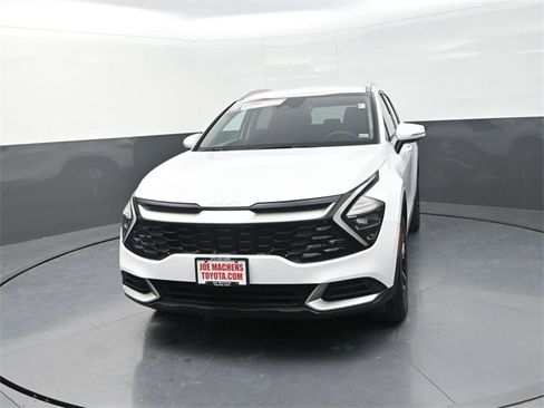 Used 2023 Kia Sportage EX image 2