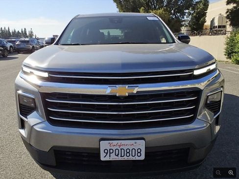 Used 2024 Chevrolet Traverse LT image 5