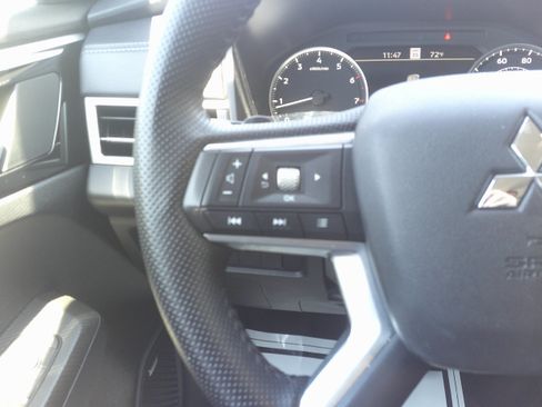 Used 2025 Mitsubishi Outlander SE AWD/4WD image 20