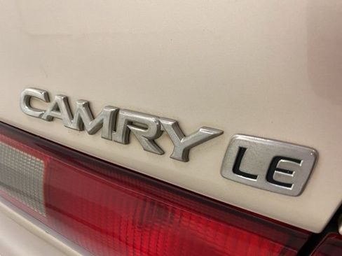 Used 1998 Toyota Camry LE FWD image 31
