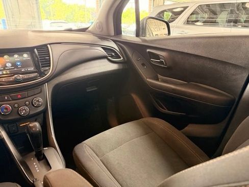 Used 2019 Chevrolet Trax LS FWD image 20