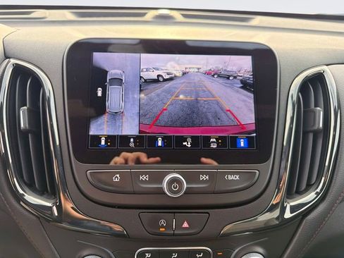 Used 2023 Chevrolet Equinox RS image 31