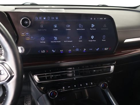 Used 2024 Chevrolet Traverse Z71 w/ Enhanced Driving Package AWD/4WD image 5