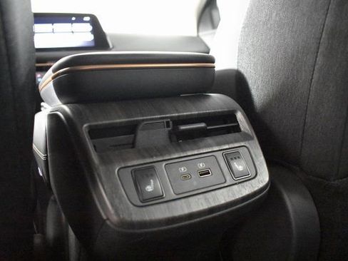 Certified 2023 Nissan Ariya FWD image 28