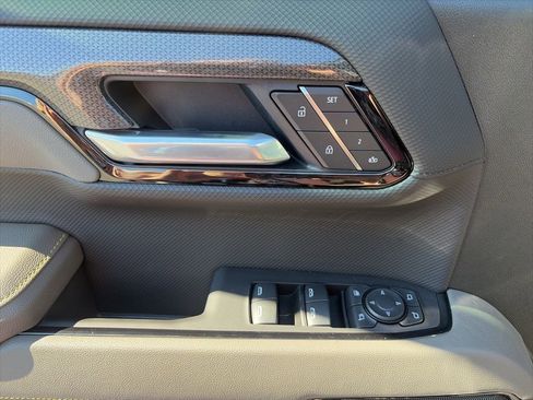 Used 2025 Chevrolet Silverado 1500 ZR2 w/ Technology Package image 14