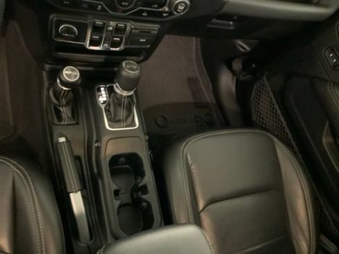 Used 2023 Jeep Wrangler Unlimited Sahara AWD/4WD image 20