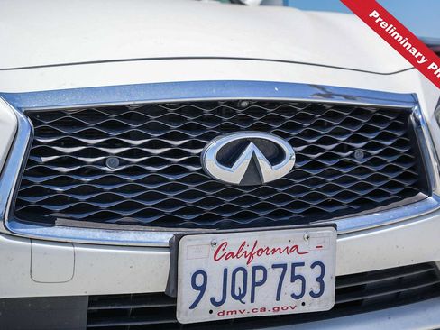 Used 2020 INFINITI Q50 Luxe w/ Essential Package (3.0T Luxe) RWD image 5