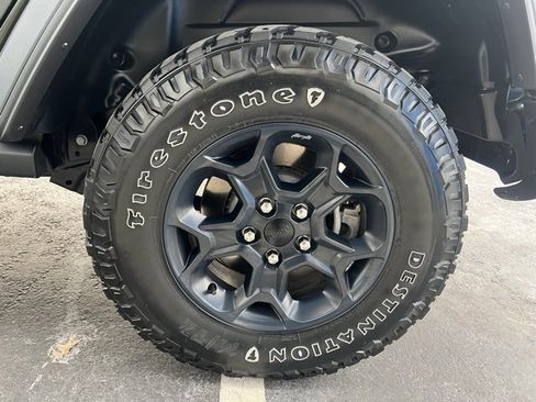 Used 2023 Jeep Wrangler Unlimited w/ Cold Weather Group image 7