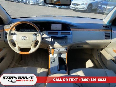 Used 2007 Toyota Avalon Limited image 10