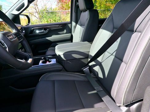 New 2026 GMC Yukon XL Elevation image 22