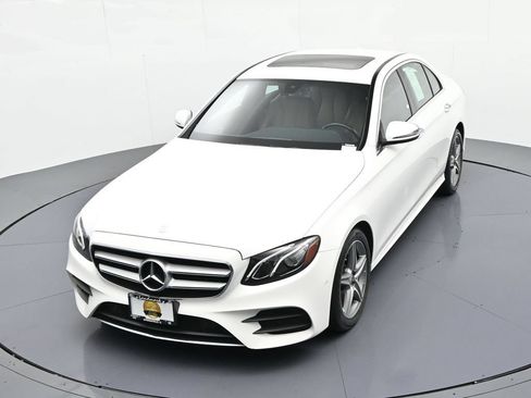 Used 2017 Mercedes-Benz E 300 4MATIC image 18